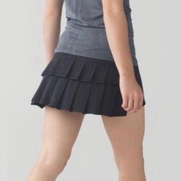 lululemon athletica Dresses & Skirts - LULULEMON Black Pace Setter Rival Pleated Tennis/ Golf Skort